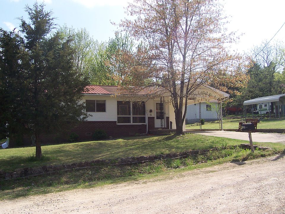 2nd image of 120 W Sherwood Dr