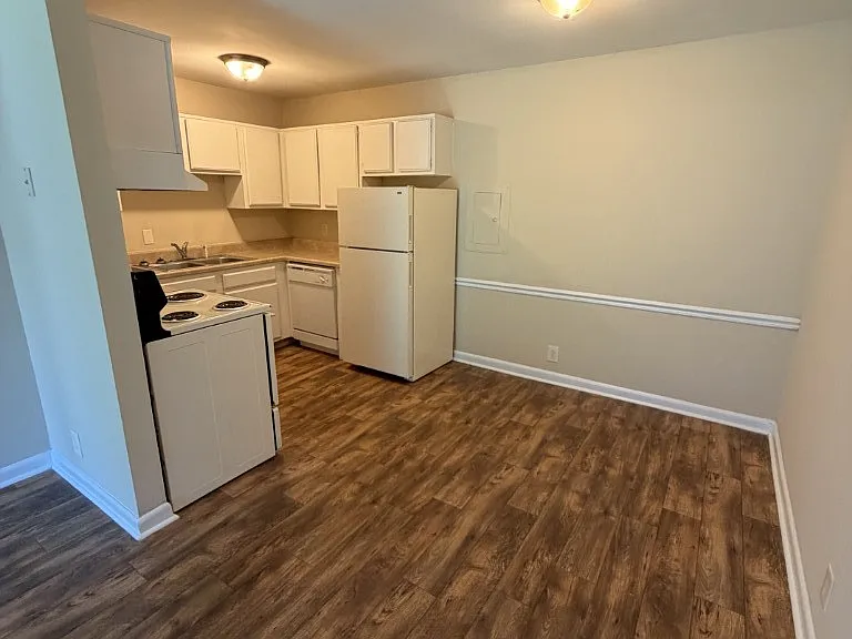 1418 E Main St #D33 — Photo 3