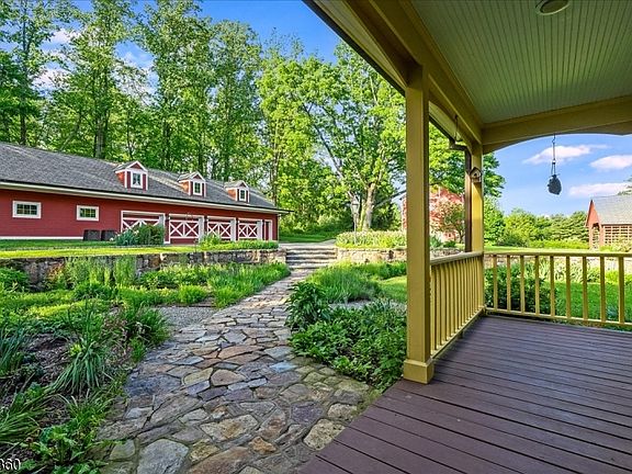 5th image of 1014 Califon Cokesbury Rd