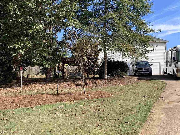 4th image of 465 Walnut Creek Dr