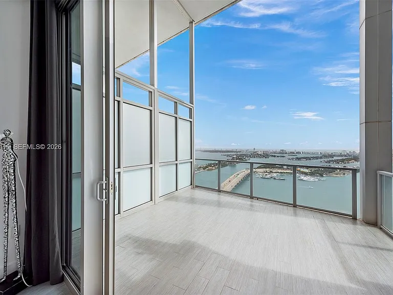 1100 Biscayne Blvd #5705 — Photo 27