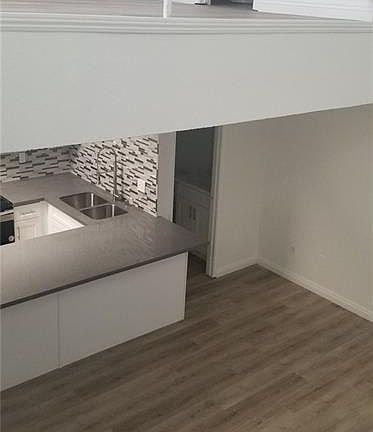 5th image of 1128 Willow Tree Dr Unit B