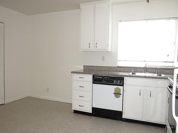 3rd image of 2642 Van Ness Ave #302
