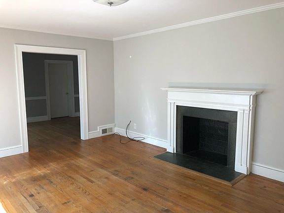 4th image of 607 S Oak St