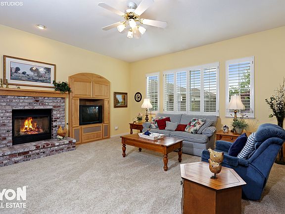 2nd image of 9504 Emerald Cove Ln