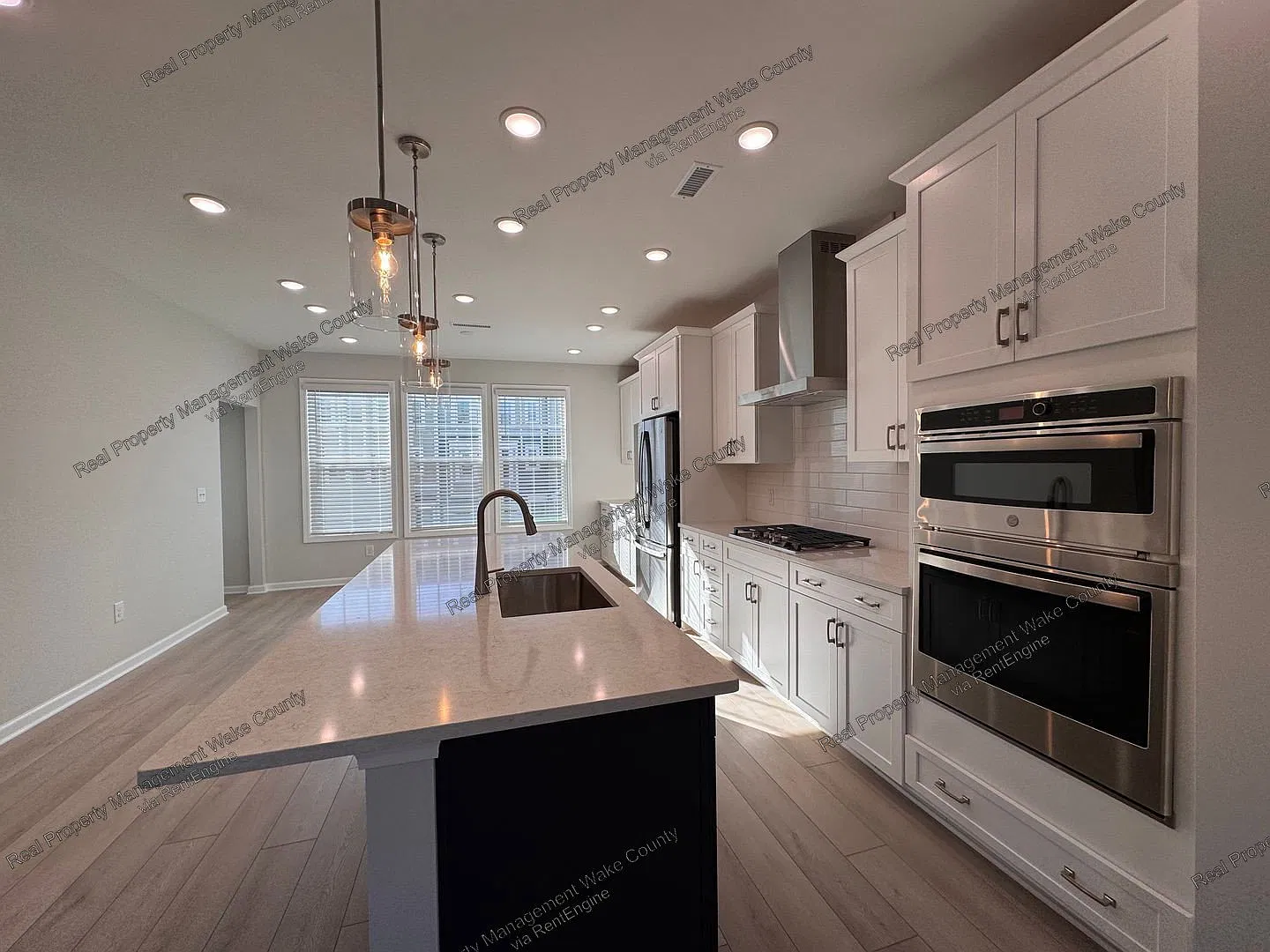 4 bed, 3.5 bath, 2227 sqft, $2,500 — Photo 2