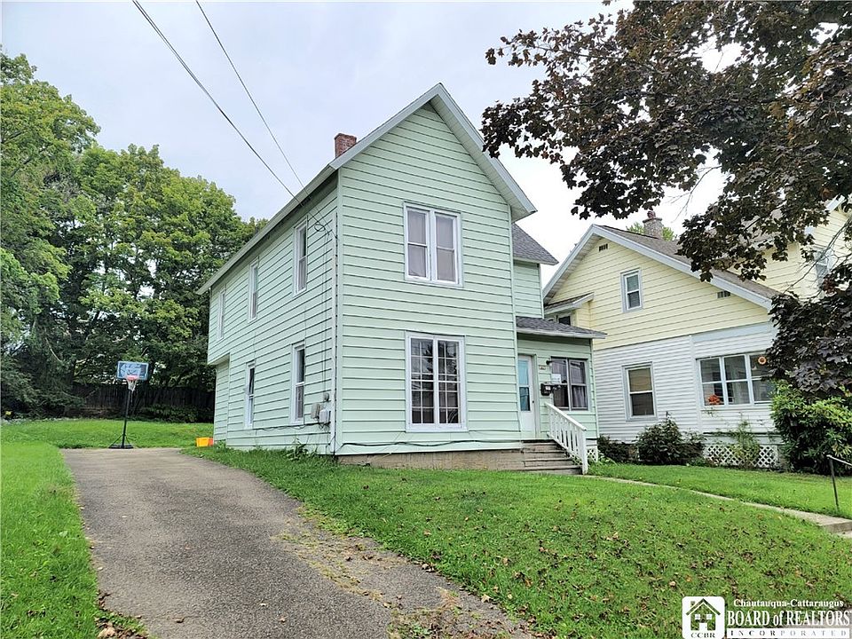 1st image of 376 S Main St