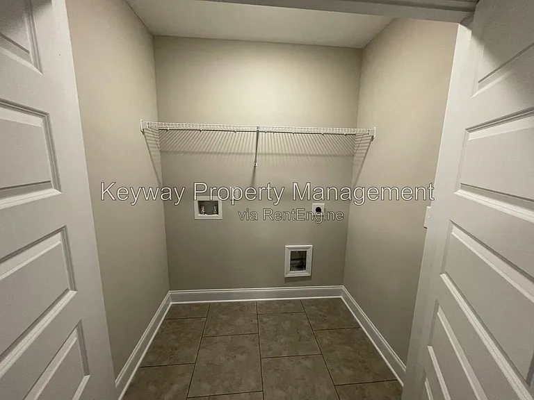 3239 Venetian Dr — Photo 10