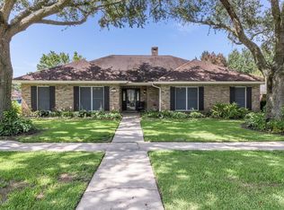601 River Woods Dr, Lafayette, LA 70508