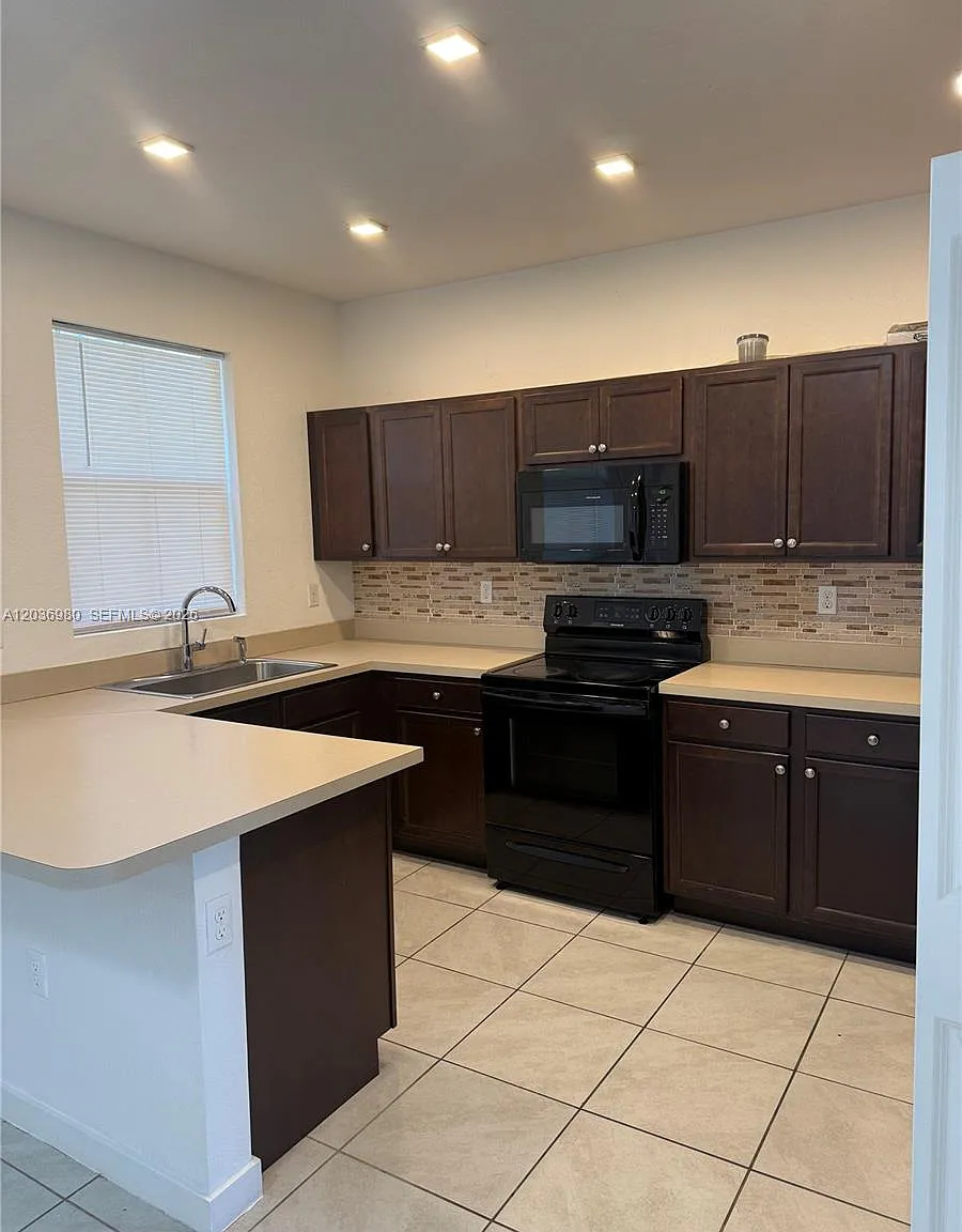 Summerville Villas — Photo 4