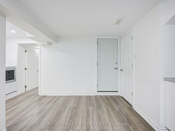 3rd image of 27 Dalrymple Dr