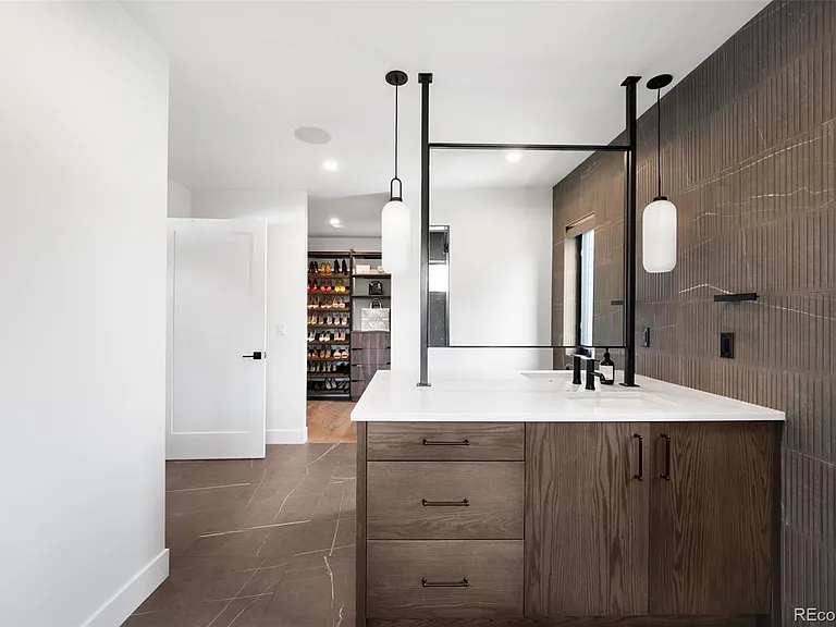 2498 Wolff St — Photo 27