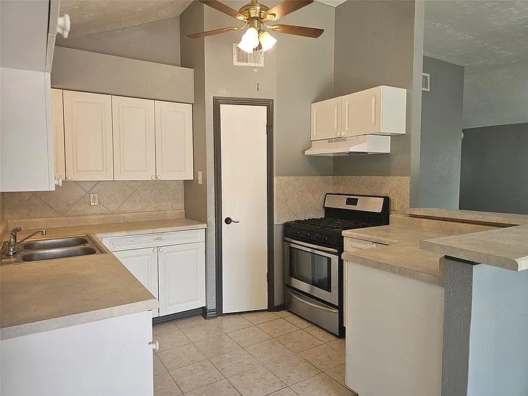 19738 Swan Valley Dr — Photo 11