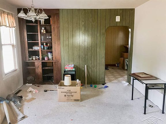 5th image of 144 S Sheridan St