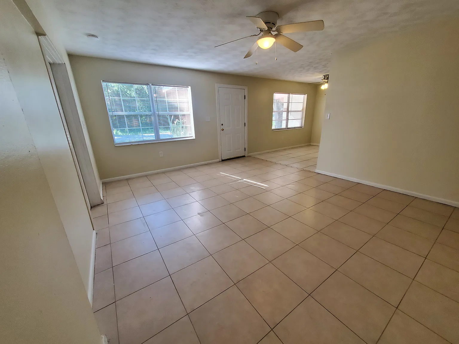 3 bed, 1282 sqft, $1,775 — Photo 4