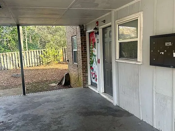 823 N Park St, Carrollton, GA 30117