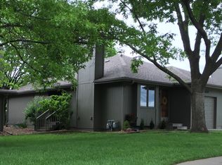5532 SW Stonegate Ct, Topeka, KS 66606