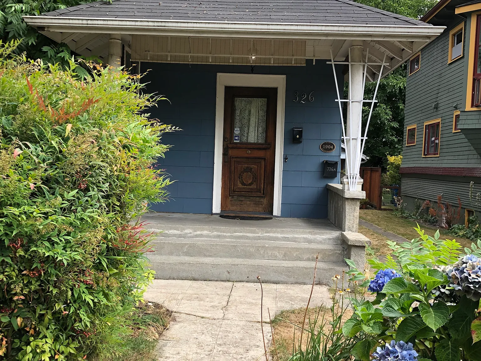 3 bed, 1.5 bath, 1690 sqft, $4,200 — Photo 1