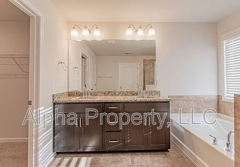 540 Yellow Fox Rd — Photo 23