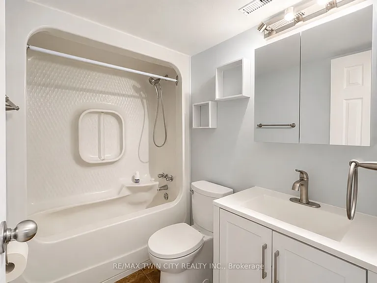 266 Overlea Dr #402 — Photo 12