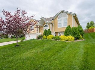 2032 SW Rachel Ln, Lees Summit, MO 64082