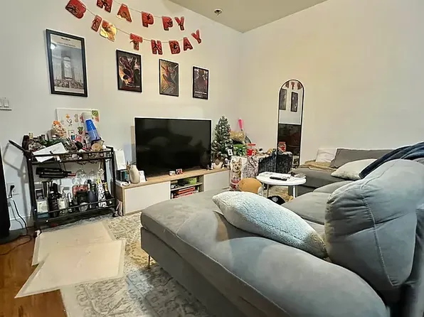 433 East 80th Street image 1 of 5