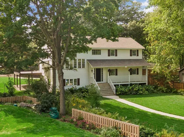 2300 Olive Ave, Wayzata, MN 55391