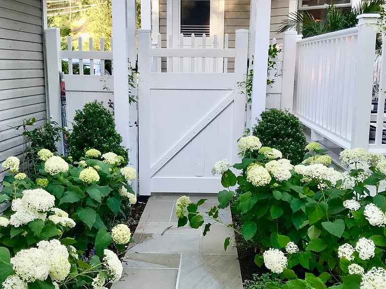233 Rowayton Ave — Photo 27