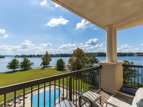 12100 Two Rivers Dr #D4, Athens, AL 35611