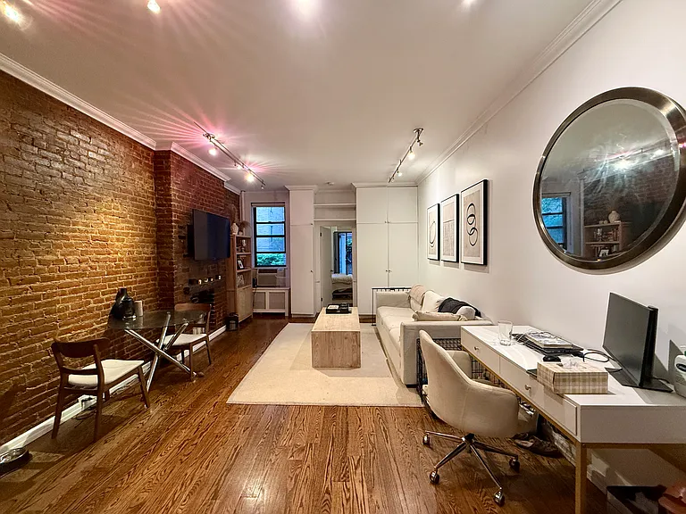 212 E 70th St #1C — Photo 14