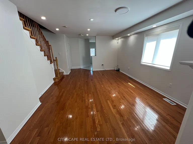 637 Dolly Bird Ln — Photo 3