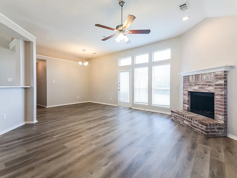 1705 Green Terrace Dr — Photo 4