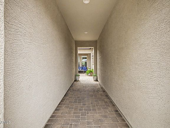 4th image of 7637 S BARLOW Drive