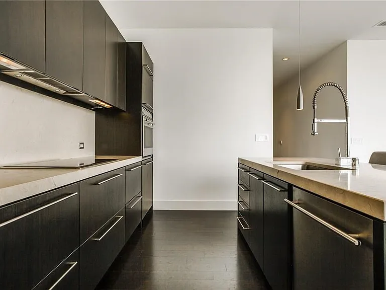 2200 Victory Ave #707 — Photo 12