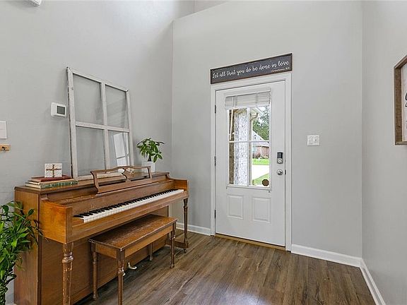 3rd image of 16855 Highland Heights Dr