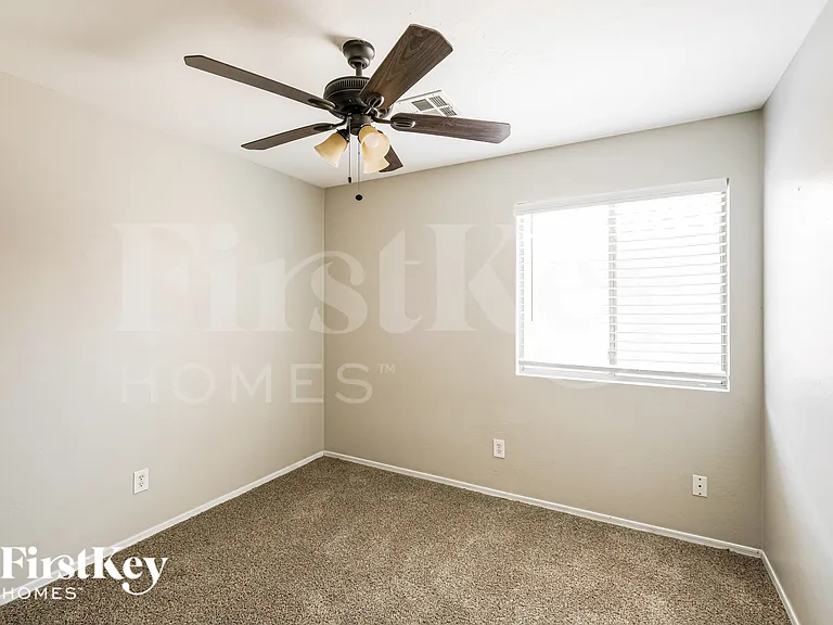 1820 S 106th Ln — Photo 16