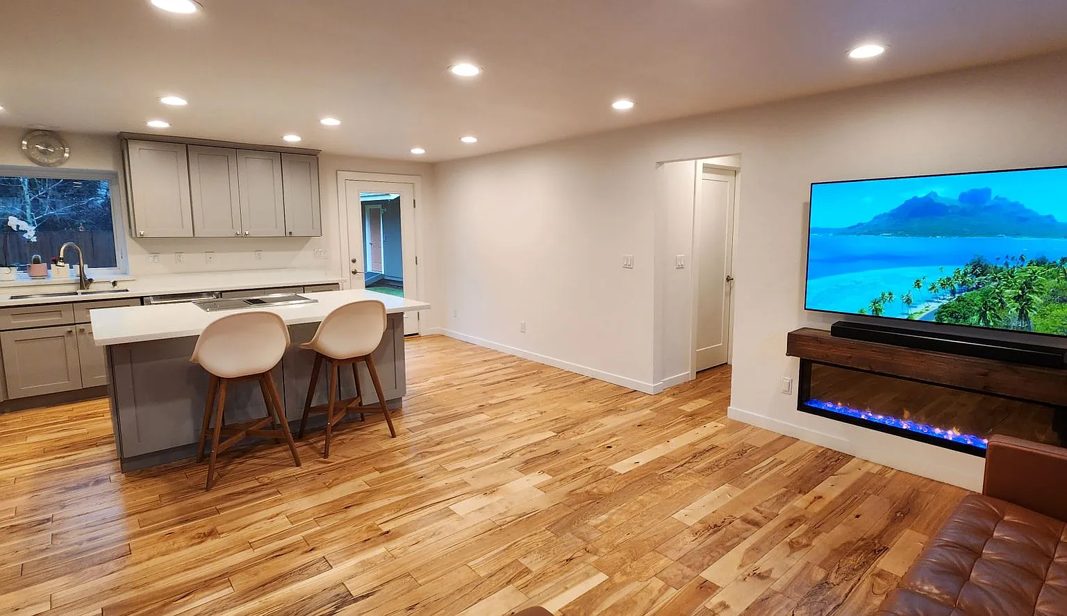 Spacious Mill Creek Rambler w/Fenced yard & Huge Shed — Photo 3
