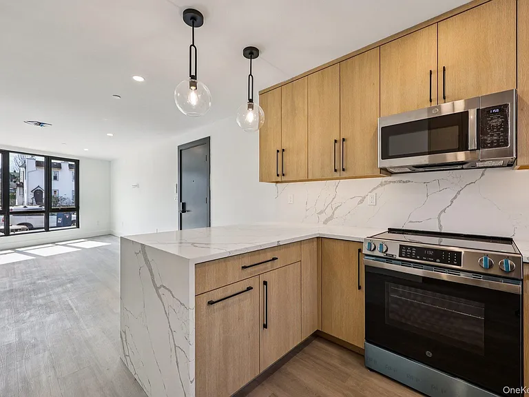 325 Manville #102 — Photo 10