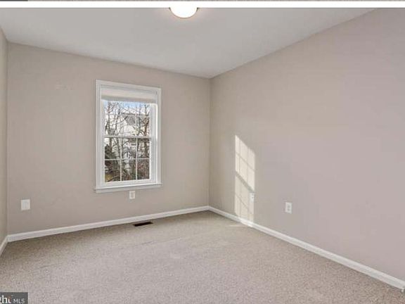 4th image of 2835 Bowes Ln