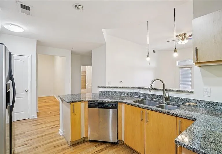 390 17th St NW #6009 — Photo 7