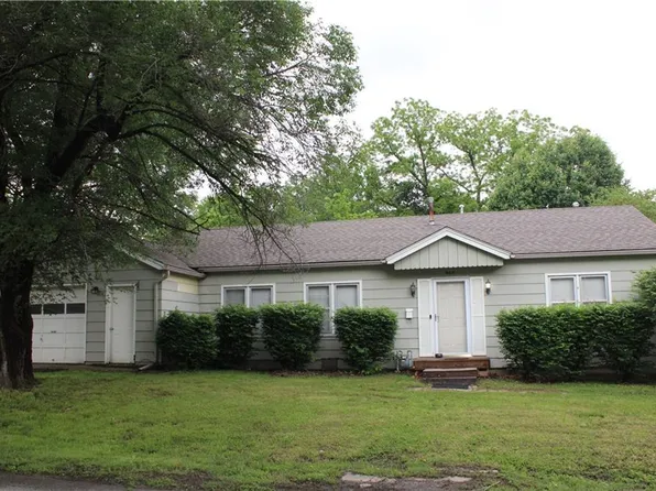 905 S Smelter St, Pittsburg, KS 66762