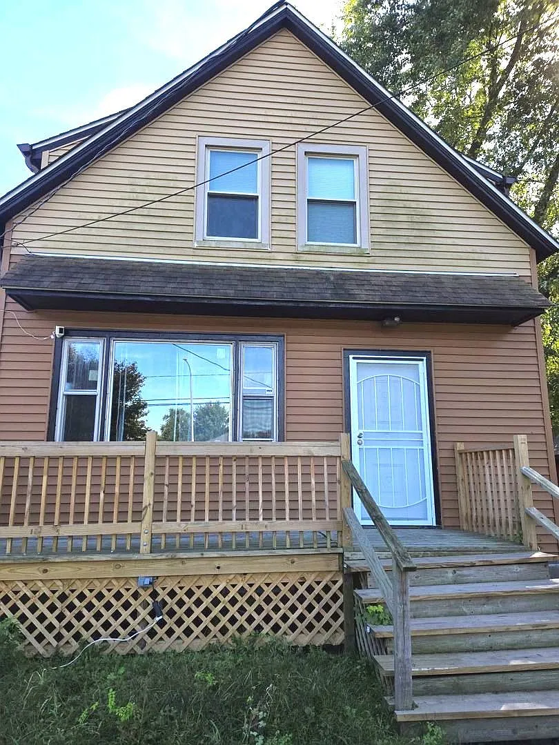 4 bed, 1762 sqft, $2,500 — Photo 1