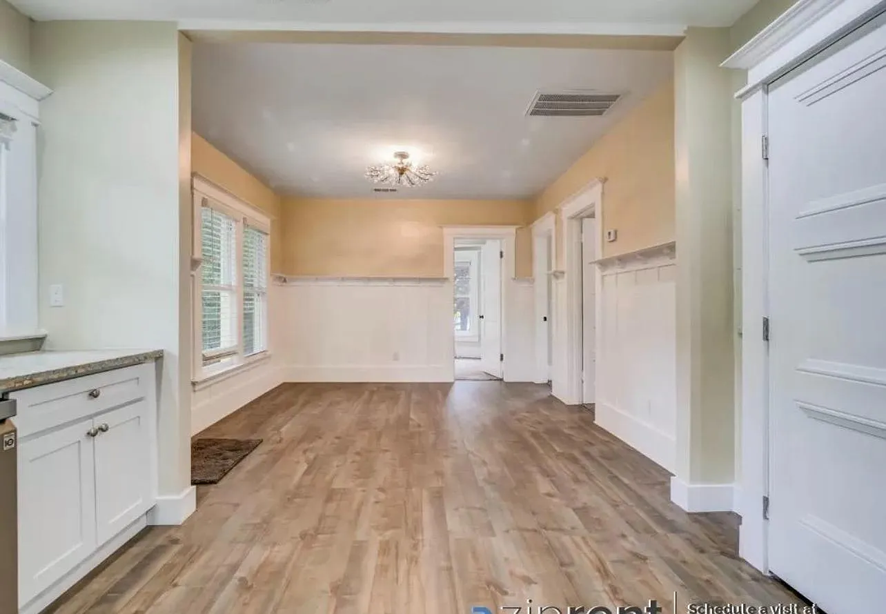3 bed, 850 sqft, $2,150 — Photo 4