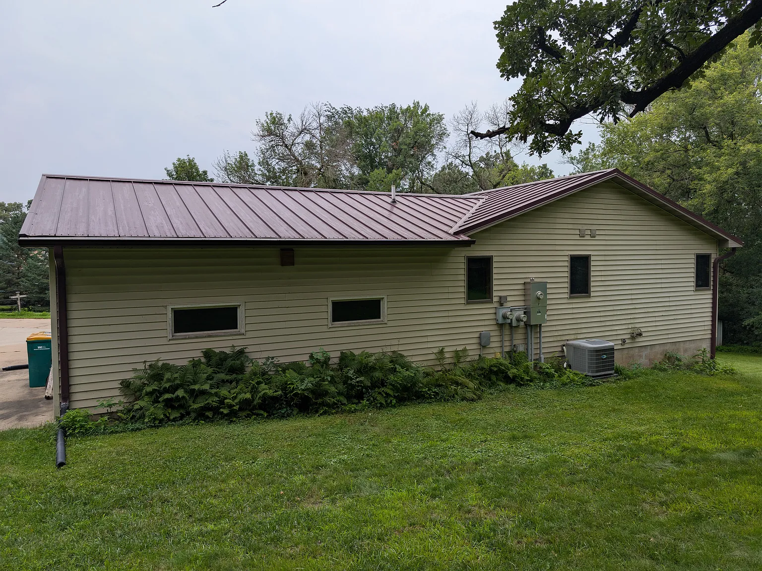 3 bed, 2382 sqft, $2,995 — Photo 2