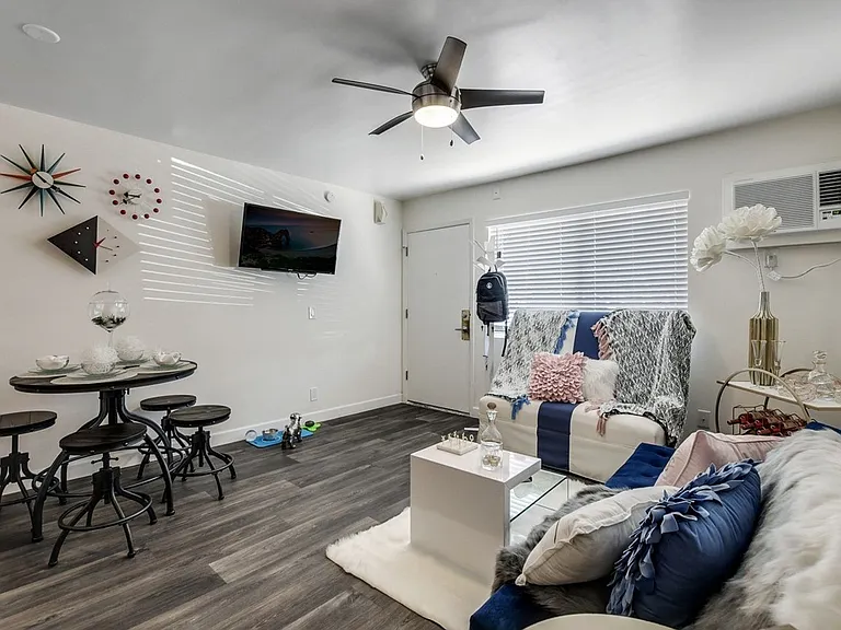 Studio 710 Apartments — Photo 32