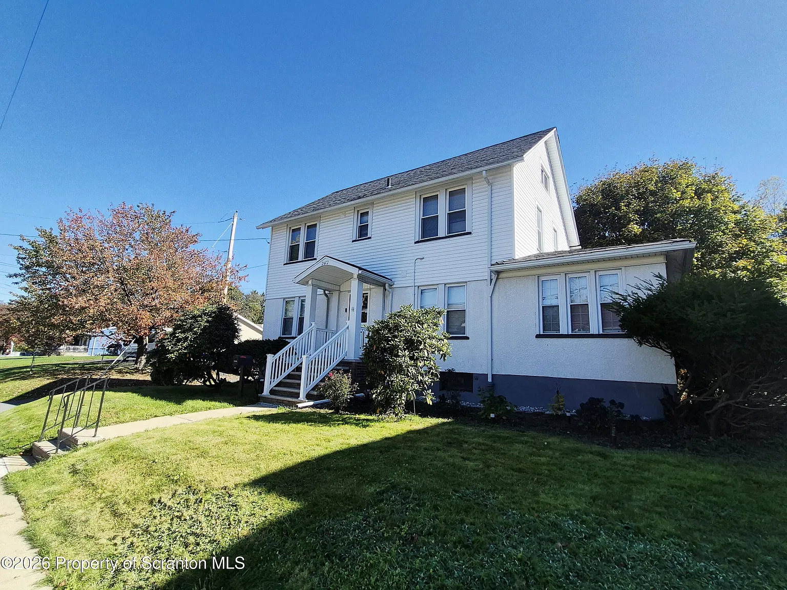4 bed, 2.0 bath, 2315 sqft, $1,850 — Photo 2