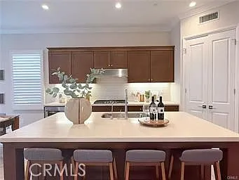 3 bed, 3.5 bath, 2274 sqft, $6,500 — Photo 4