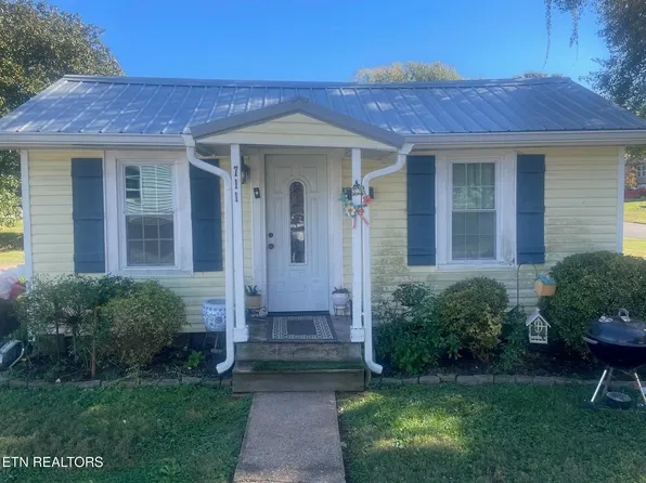 711 B St, Lenoir City, TN 37771