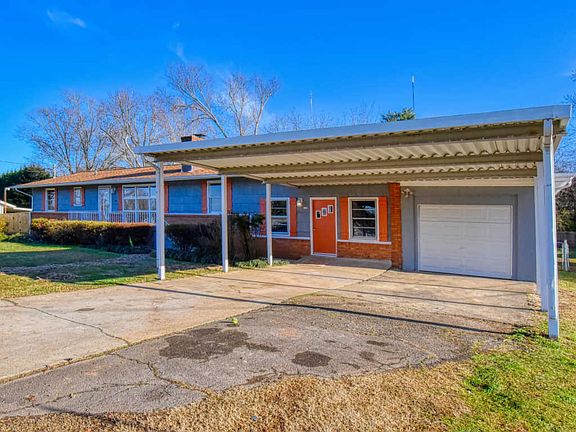 3rd image of 800 Glenoaks Dr