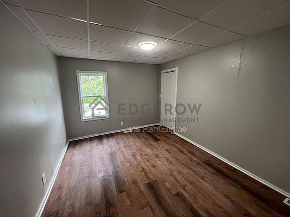 4th image of 298 McLaughlin Ave APT B